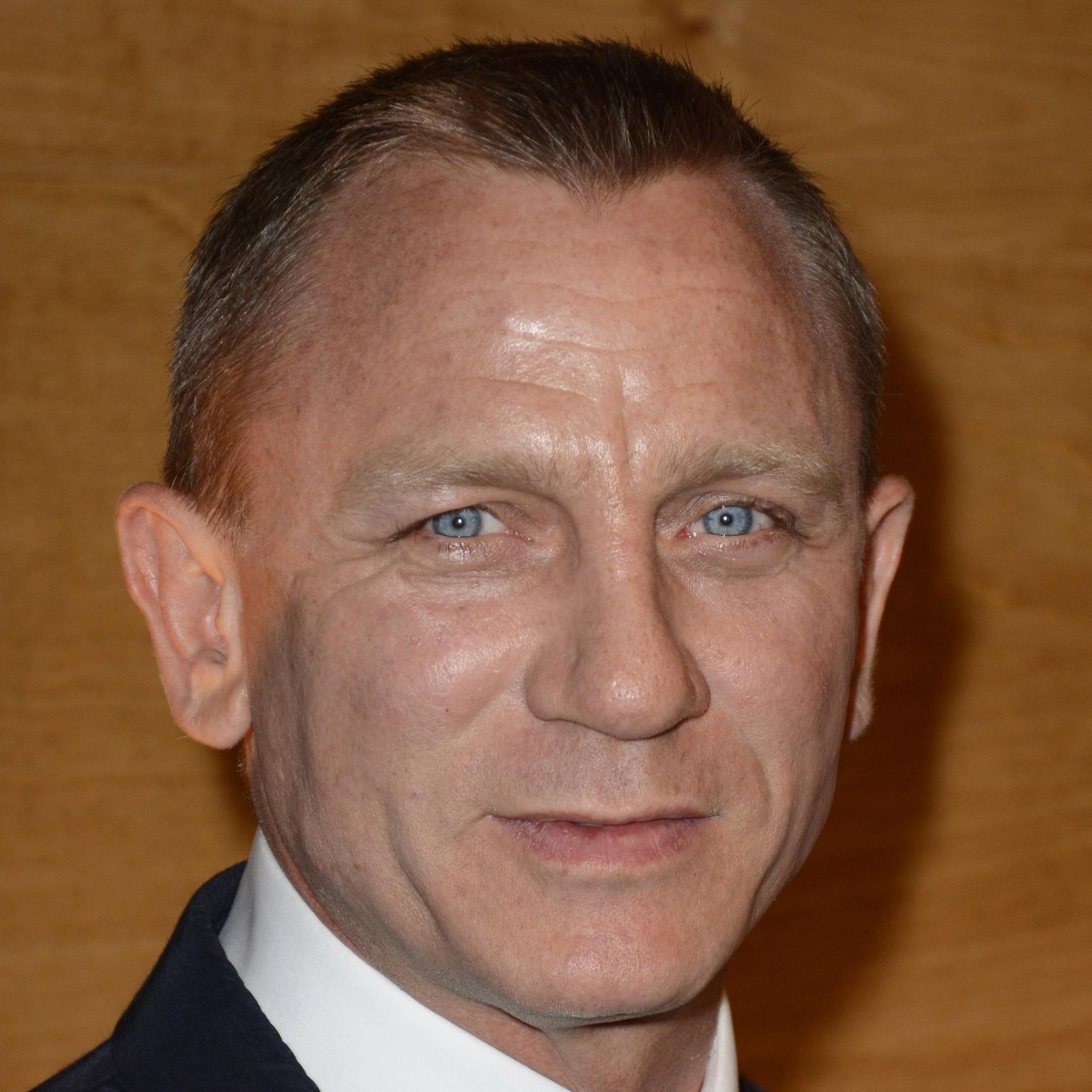 Daniel Craig